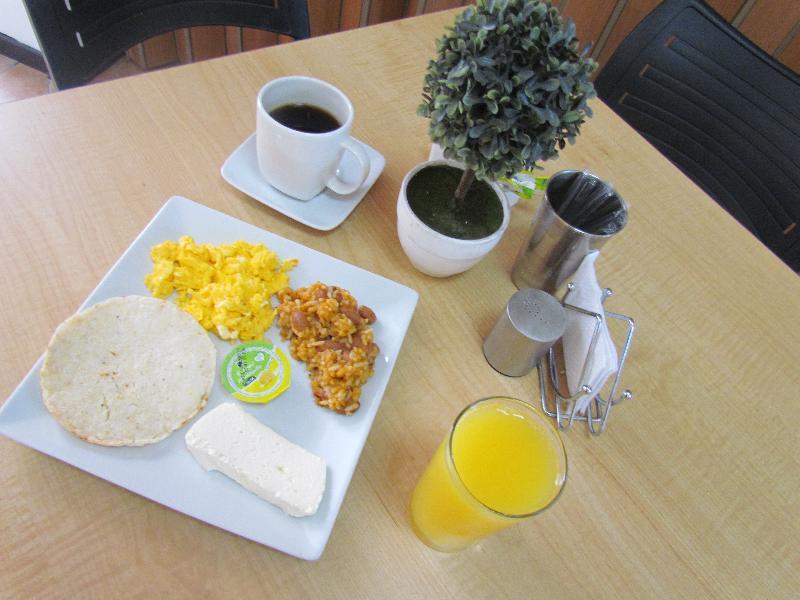 Hotel Plaza Mayor Medellín Zewnętrze zdjęcie